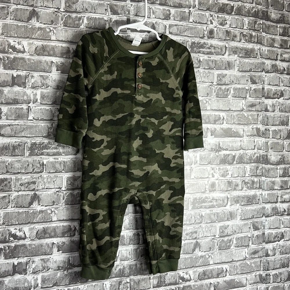 Old navy romper‎